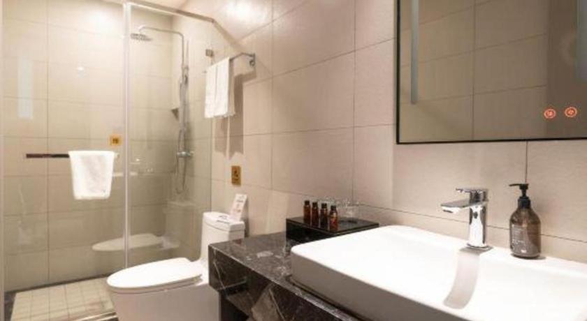Home Inn Kunming Baita Road Куньмин Экстерьер фото