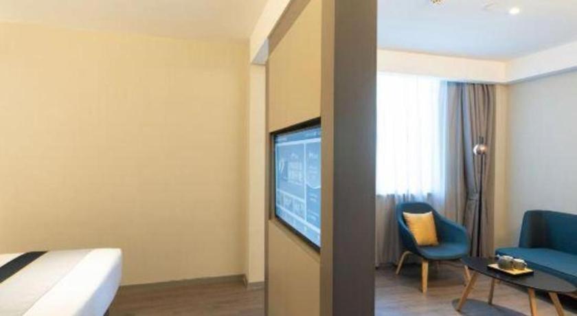 Home Inn Kunming Baita Road Куньмин Экстерьер фото